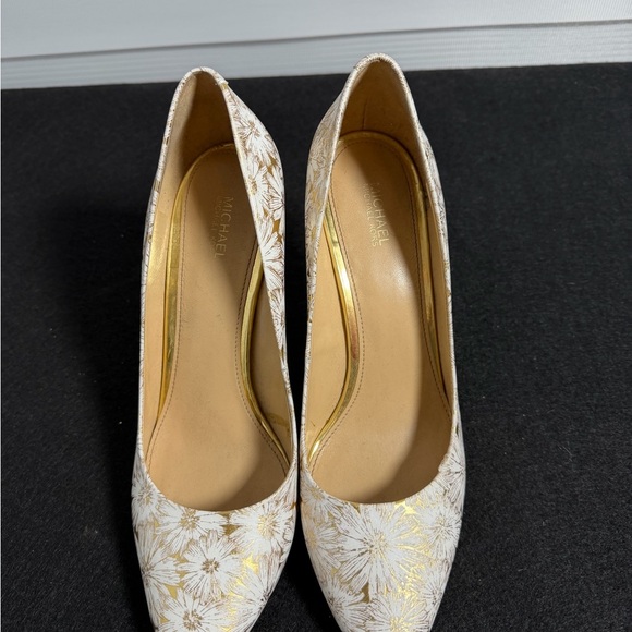 Michael Kors Floral Patterned Heels, Flex Dorothy Classic, EUC - Picture 2 of 5